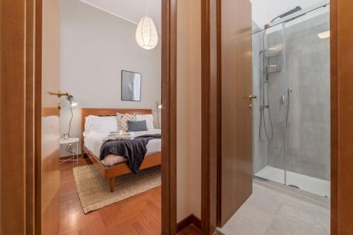 Lively Roma Trastevere renovated apartment - FromHometoRome