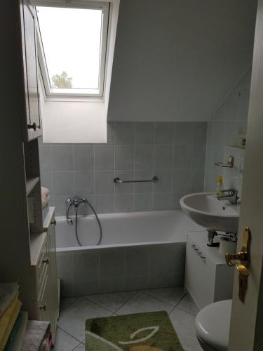 Koupelna v ubytování Ferienwohnung Blütenstadt Werder-Havel