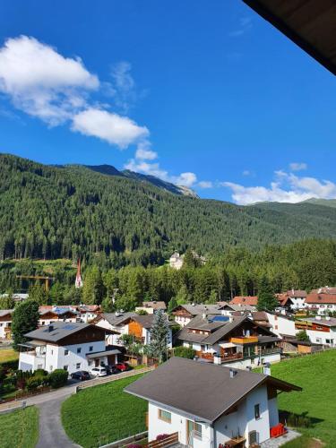 ホテルから撮影された、または一般的な山の景色