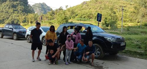 Επισκέπτες που μένουν στο Quang Thuận Bản Giốc Homestay