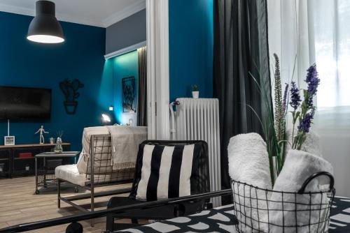 Apartment at the foothills of Acropolis
