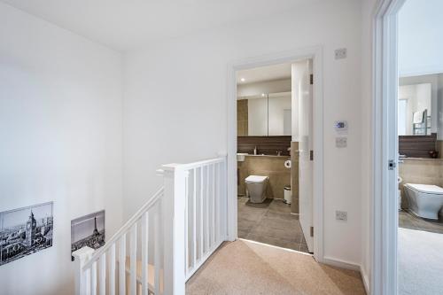 Gallery image of Chiswick Park Apartments London in London