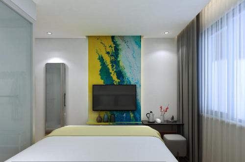 Gallery image of Happy Dragon City Center Alley Hotel -In the city center with big window&heater, ticket service&Free Coffee&Food recommendation,Near Tian Anmen Forbiddencity,Easy to get traditional Walking area&Shichahai in Beijing