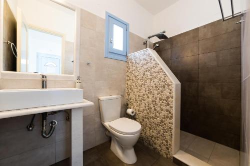 Ένα μπάνιο στο Stratos Apartments & Studios 