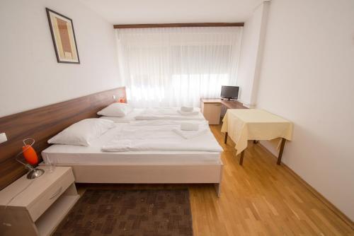 HOTEL CENTRAL – Photos 4