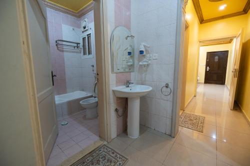 Ванная комната в Najmet Al Esraa Al Zahabeya