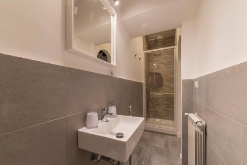 GuestHost - Fori Imperiali Apartment