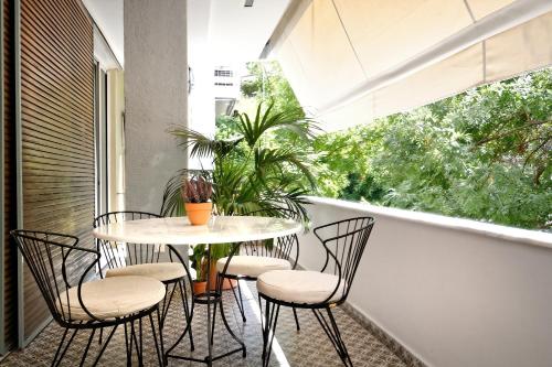 The Fancy Philosopher Apartment