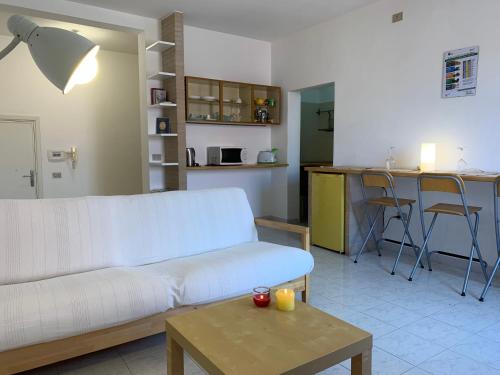 A kitchen or kitchenette at Gioberti 25