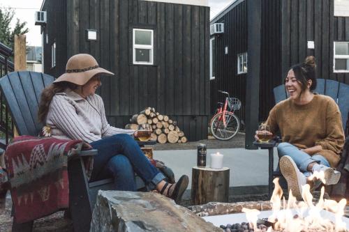 Φωτογραφία από το άλμπουμ του Tiny Homes by Snow Valley Lodging σε Fernie