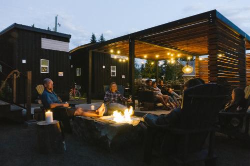 Φωτογραφία από το άλμπουμ του Tiny Homes by Snow Valley Lodging σε Fernie