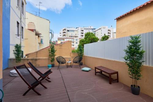 Spacious and Renovated Apartment With Amazing Patio, By TimeCooler