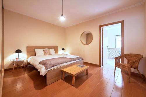 Spacious and Renovated Apartment With Amazing Patio, By TimeCooler