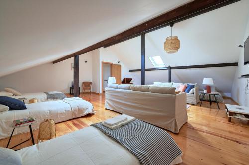 Renovated and Spacious Duplex Apartment With Patio, By TimeCooler