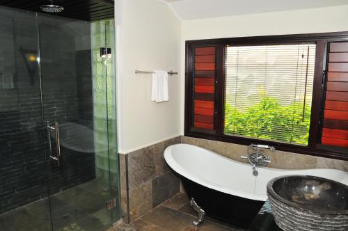 Crown Beach Resort & Spa – Photos 2