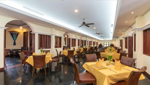 Restaurace v ubytování Hotel De La Renaissance