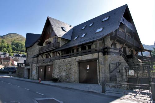 Das Gebäude in dem sich das Ferienhaus befindet