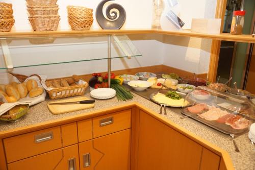 Jídlo v hotelu nebo okolí