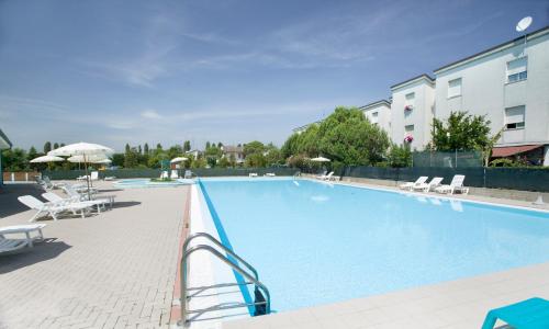 The swimming pool at or close to Long Beach Village Residence sul mare spiaggia privata inclusa