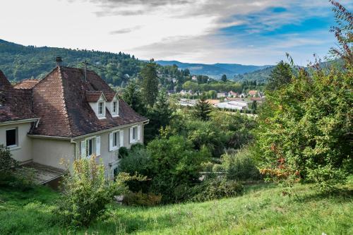 Un paisaje natural cerca de la villa