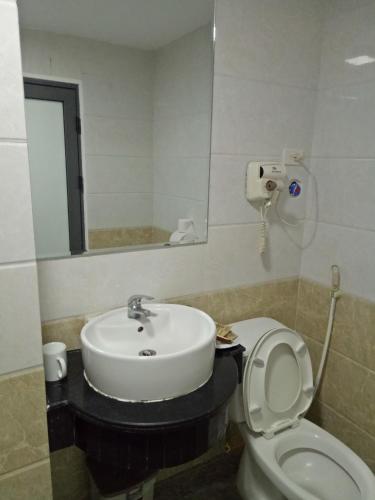 Ванная комната в Duc Long Hotel
