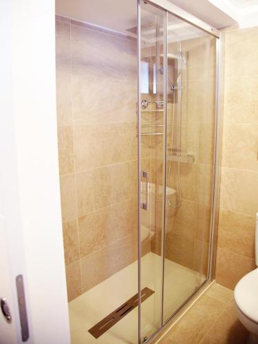 2 min Walk to Beach - Private Solarium Bungalow