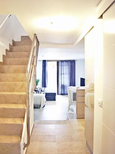2 min Walk to Beach - Private Solarium Bungalow