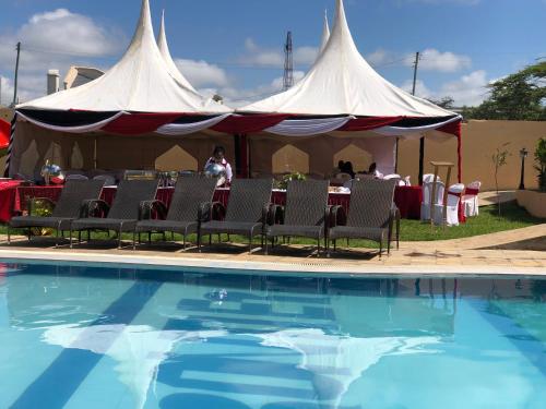 A piscina localizada em Mara Frontier Hotel ou nos arredores