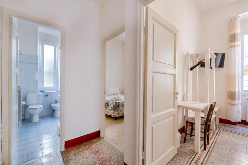 Koupelna v ubytování Lia Apartment