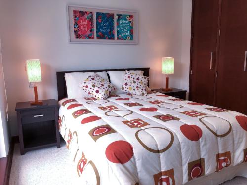 Postel nebo postele na pokoji v ubytování Departamento de lujo a orillas del lago Wifi incluido