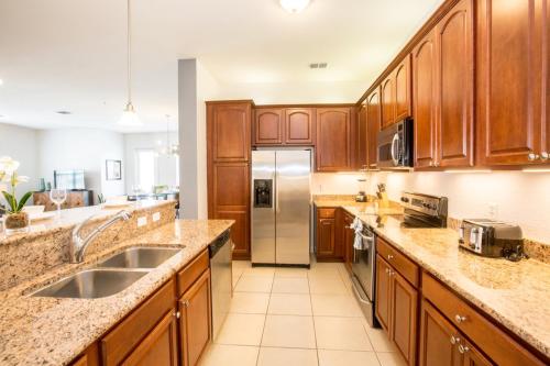 Vista Cay at Epic Universe - Luxury 4 bedroom condo photo 17