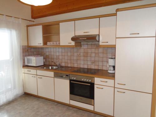 Una cocina o kitchenette en Haus Ottilie
