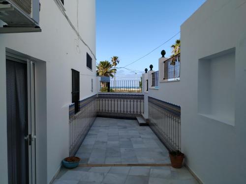 Apartamento primera linea de playa con gran patio, consultar disponibilidad de aparcamiento