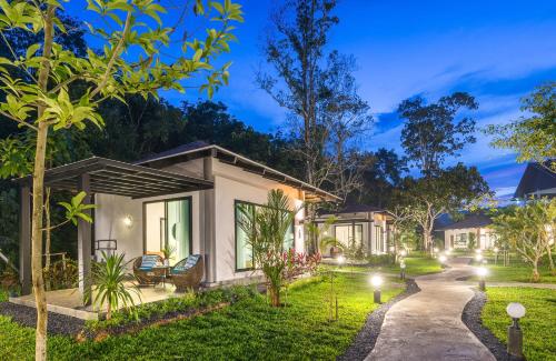 Taman di luar Aonang Eco Villa - SHA Extra Plus