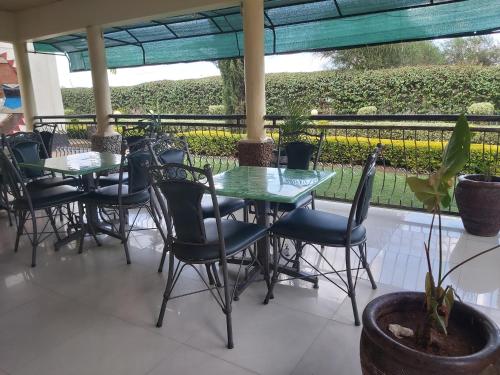 A restaurant or other place to eat at Sahara Gardens Bomet