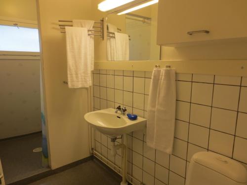 Ett badrum på Hotel Göingehof