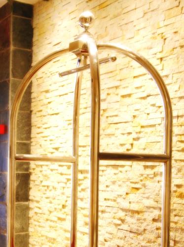 Bilik mandi di Premier Hotel Pretoria