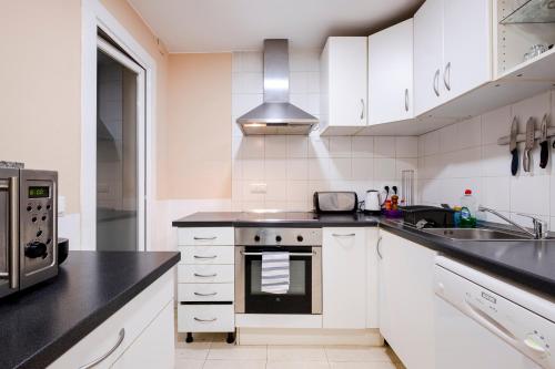 Three Bedroom Apartment in Sants
