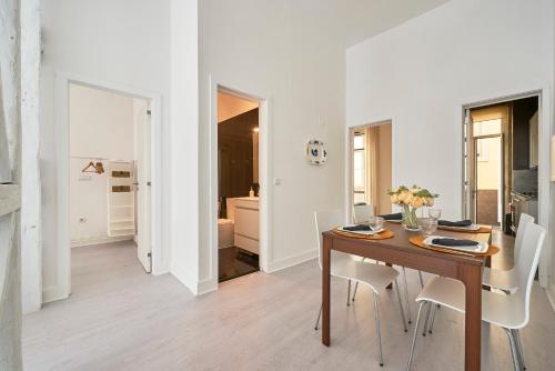 Postel nebo postele na pokoji v ubytování Praça da Figueira Elegance by MSapartments