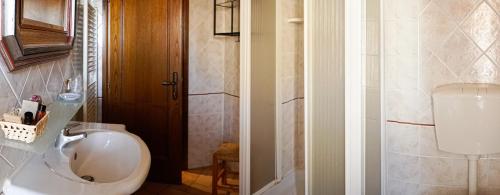 two images of a bathroom with a toilet and a shower at B&B Le Undici Lune in San Gimignano