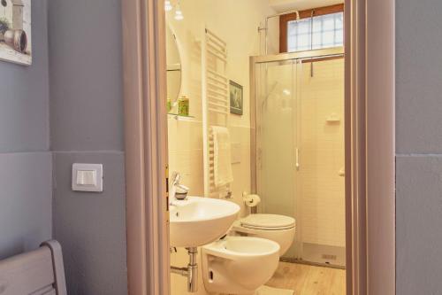 A bathroom at La Lanciotta