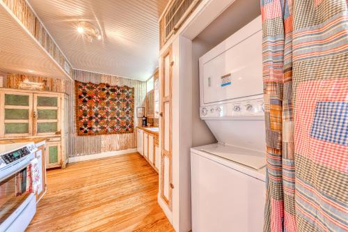 Gallery image of Cosmos Cottage in Fredericksburg