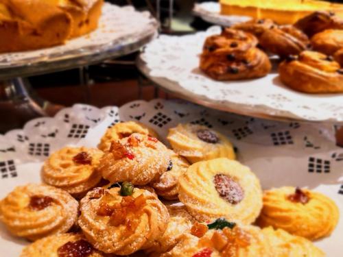 ホテルの敷地内または近くでの食事または食べ物