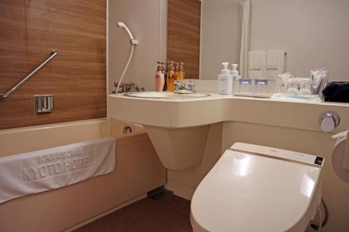 Ванная комната в Karasuma Kyoto Hotel