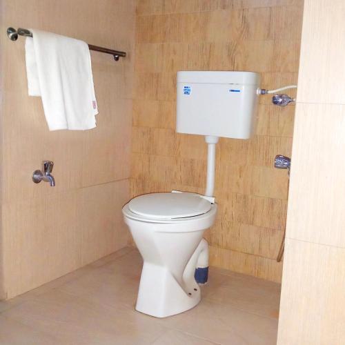 Un baño de Hotel Manik Moti