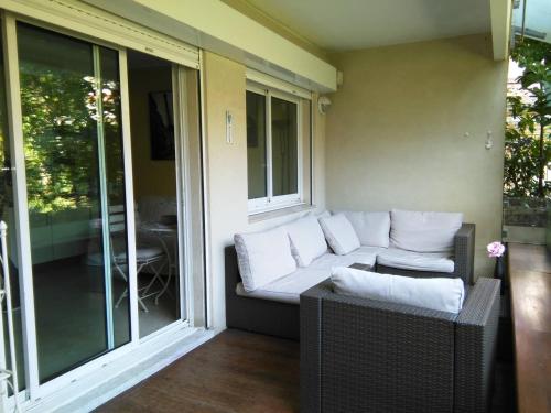 Lux Studio our swimming pool and garden photo 16