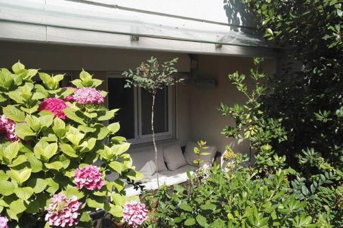 Lux Studio our swimming pool and garden photo 36