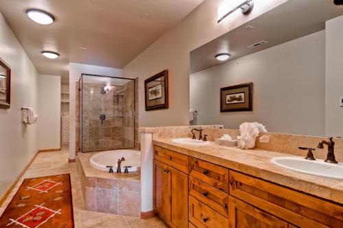 Foto dalla galleria di The Timbers 2G with Mountain Views, Walk to Downtown & Pet Friendly a Ketchum