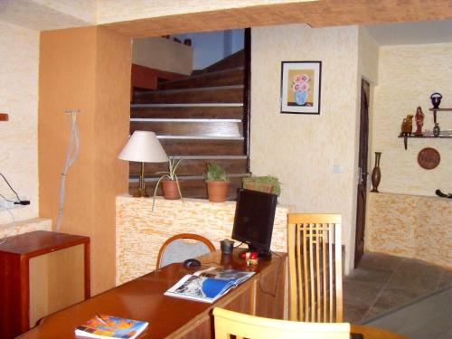 Posezení v ubytování Hotel NADIKVARI