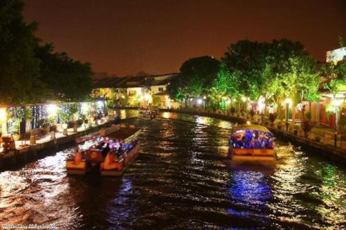 Permandangan sungai dekat dengan apartmen